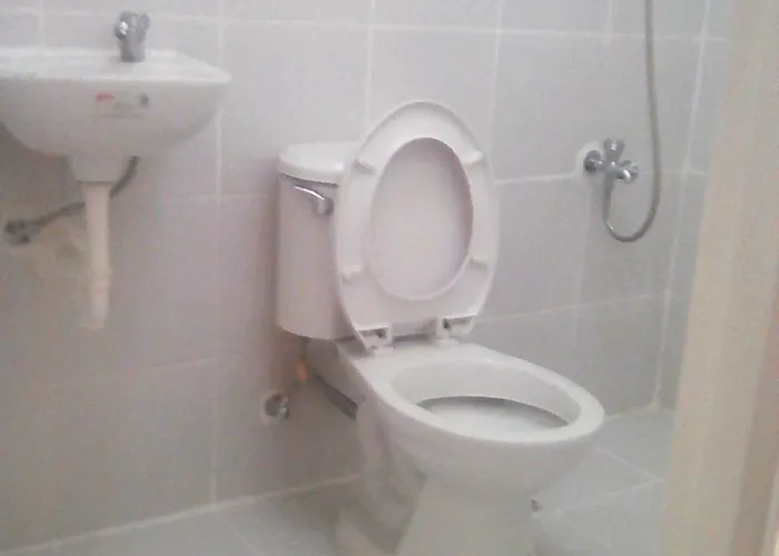 Samanakan's Condotel & *
